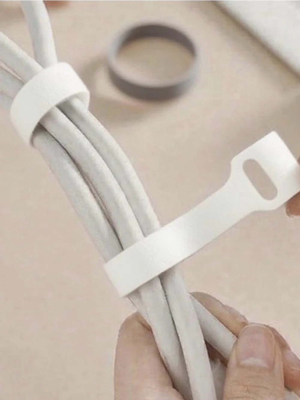 💞 New 20-Count Pack of White Reusable Hook & Loop Cable Organizer Straps